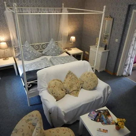 Schloss Zingst Haus 1 * Querfurt